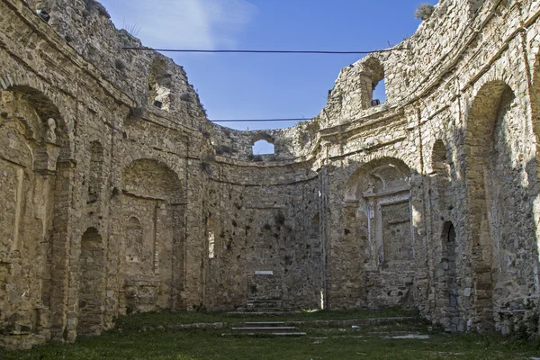 Ruinas de la iglesia en Baiardo —  Fotos de Stock