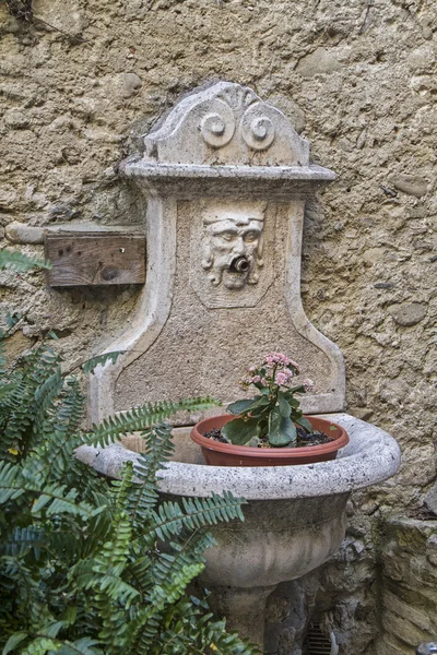 Fountain  in Bussana Vecchia — Stock Photo, Image