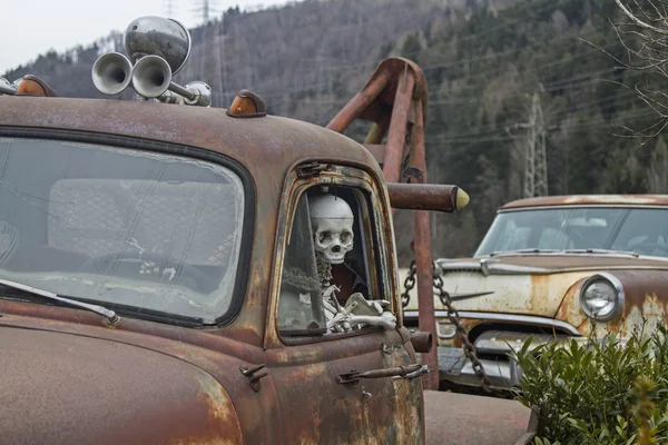 Der Tod reist mit dem Auto — Stockfoto