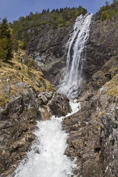 Vattenfall på Sognefjorden — Stockfoto