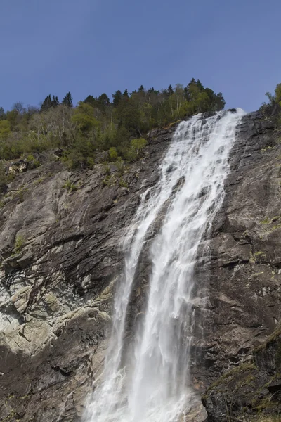 Cachoeira em Sognefjord — Fotografia de Stock