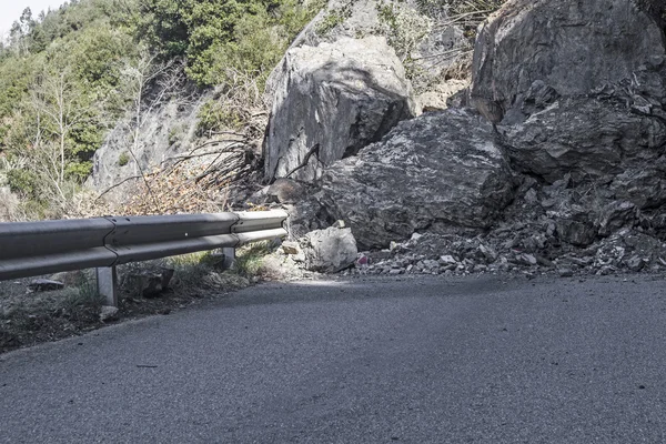 Landslide on a road — Stock Photo, Image