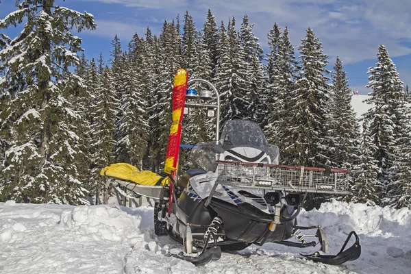 Veicolo mobile di soccorso in montagna — Foto Stock