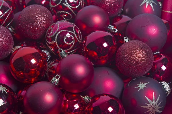 Красные рождественские балы — стоковое фото