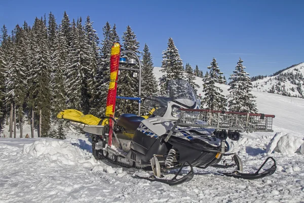 Vehículo móvil de rescate de montaña —  Fotos de Stock