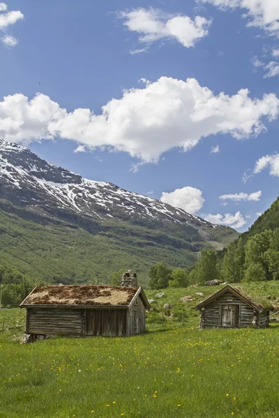 L'idylle des montagnes en Norvège — Photo