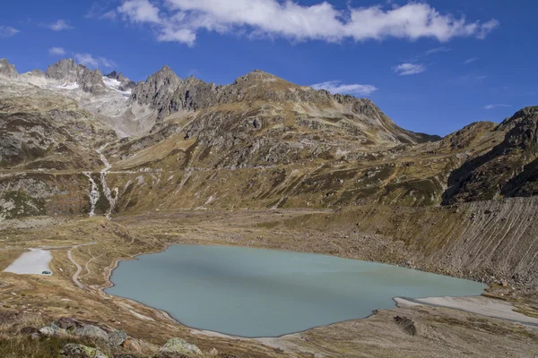 Stone Lake op Susten pass — Stockfoto