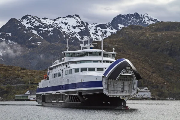 Lofoten ferry at Sorvagen — Stock Photo, Image