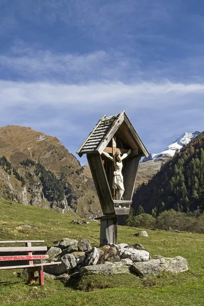 Wooden crucifix in the Valser Valley — Stockfoto