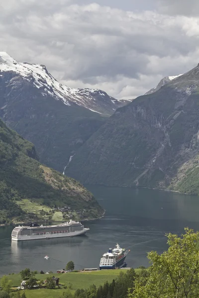 Geiranger, sétahajó — Stock Fotó