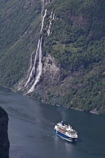 Nave da crociera in Norvegia — Foto Stock