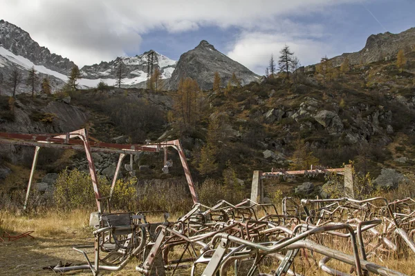 Peccati ambientali in montagna — Foto Stock