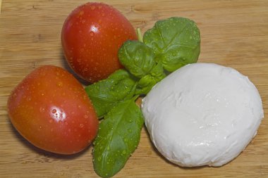Mozarella ve domates
