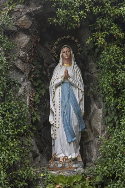 Grotto med Jungfru Maria — Stockfoto