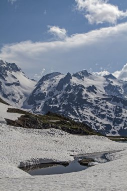 sustenpass ucunda kış