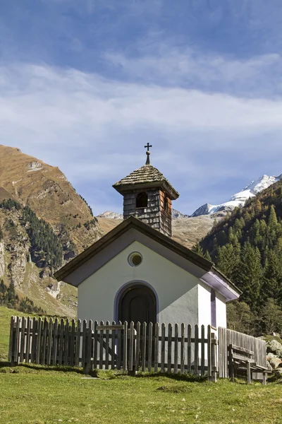 Kerk in de Valsertal — Stockfoto