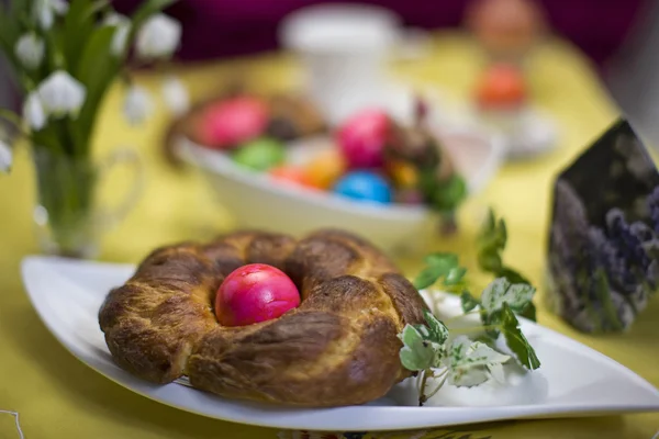 Mesa colocada para a Páscoa — Fotografia de Stock