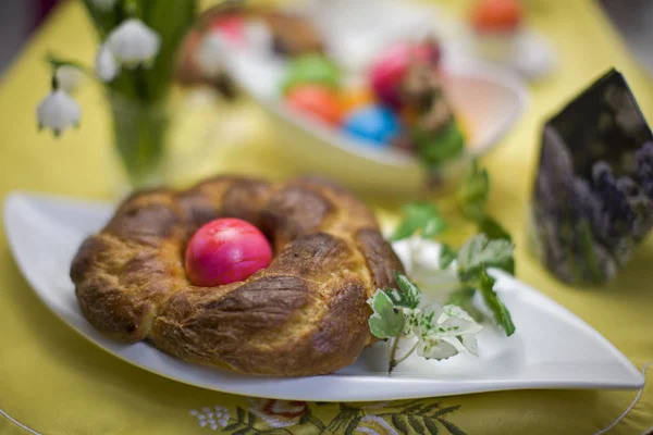 Tavola apparecchiata per Pasqua — Foto Stock