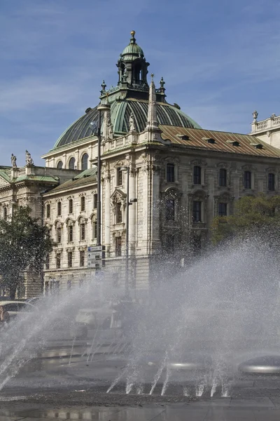 Pałac Sprawiedliwości w Monachium — Zdjęcie stockowe