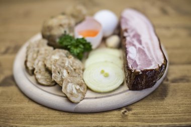 Gıda - ev yapımı köfte ile yumurta