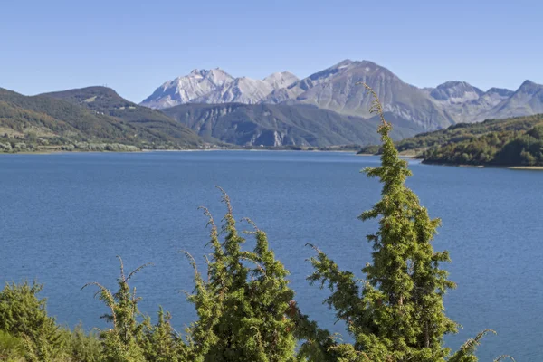 Lago di Campostosto — Foto Stock