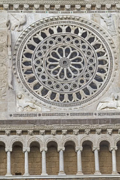 Detalle de la catedral en Tuscania — Foto de Stock