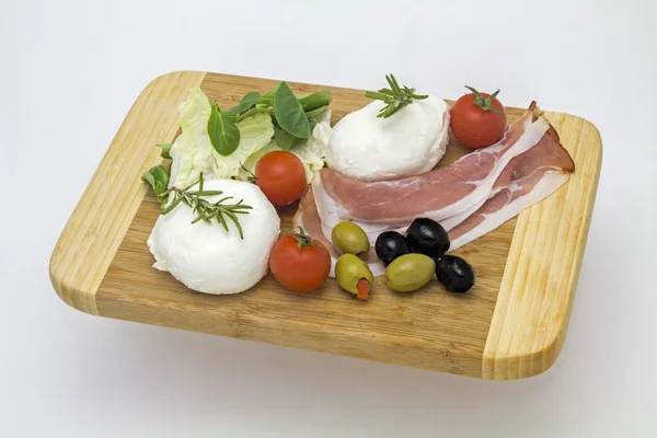 Mozarella and vegetables — Stock Photo, Image