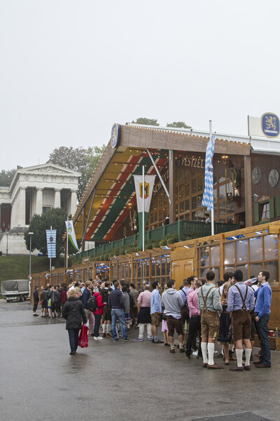 Queue in front of the beer tent