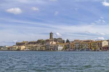 Marta adlı göl Bolsena