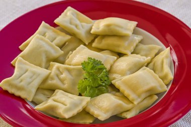 Suabiyalı makarna kareler