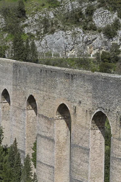 Ponte delle torri em Spoleto — Fotografia de Stock
