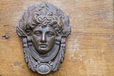 Antika kapı tokmağı.