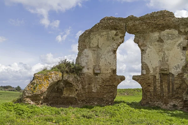 Ruinas de la iglesia en Lazio —  Fotos de Stock