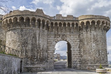 Narni şehir kapısı