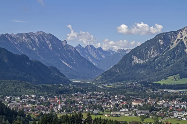 Reutte i Tyrolen — Stockfoto