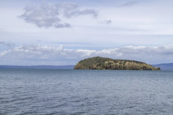 Isola Martana in  Lake Bolsena — Stockfoto