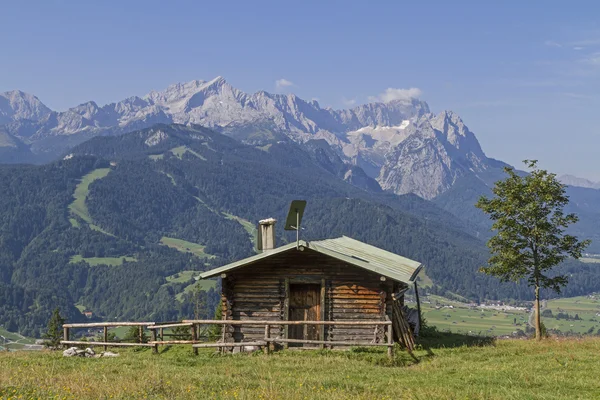 Une vue sur les montagnes Wetterstein — Photo