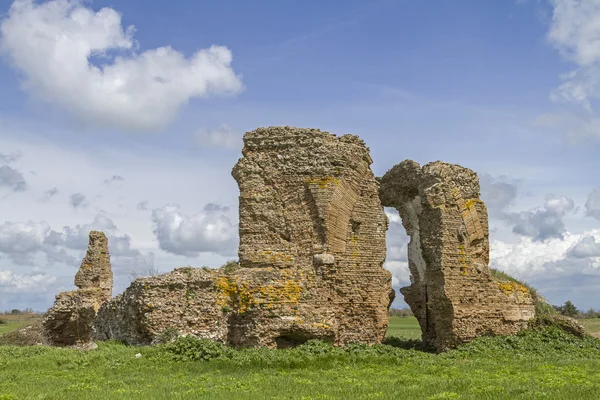 Ruinas de la iglesia en Lazio — Foto de Stock