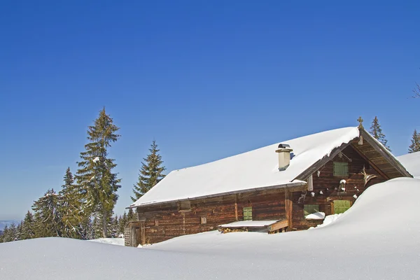 Wasensteiner huisje in de winter — Stockfoto
