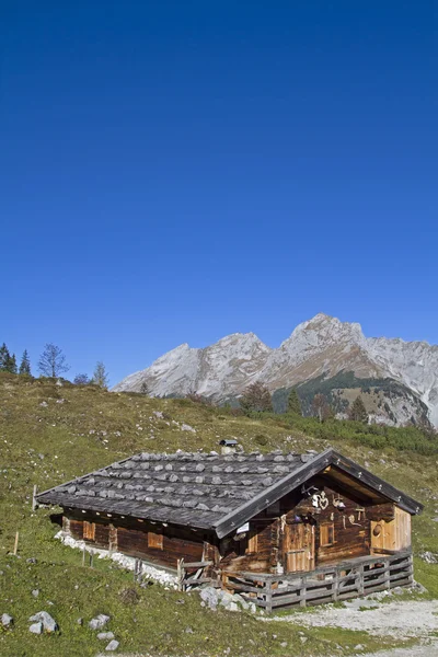 Ladizalm em montanhas karwendel — Fotografia de Stock