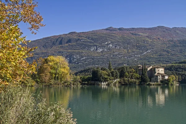 Otoño en el lago Toblino —  Fotos de Stock