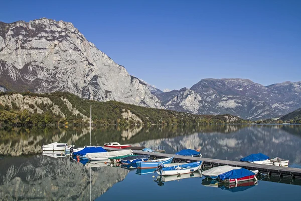 Lago Cavedine in Trentino — Stock Photo, Image