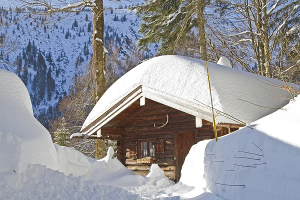 Mountain lodge kış — Stok fotoğraf