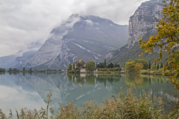 Hösten vid Lago Toblino — Stockfoto