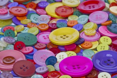 birçok renkli düğmeler