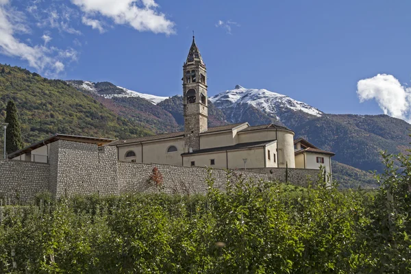 Lasino en Val Cavedine — Foto de Stock