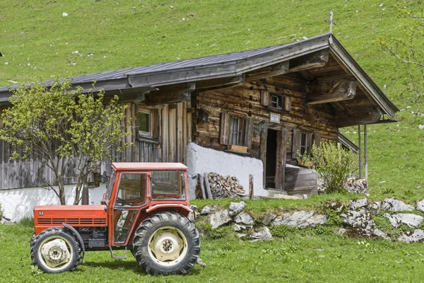 Hagen hut in Tyrol — Stock Photo, Image