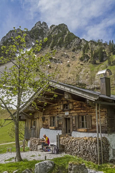 Hagen hut in Tirol — Stockfoto