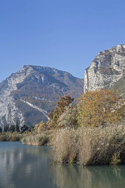 Autumn at Lake Toblino — Stock Photo, Image