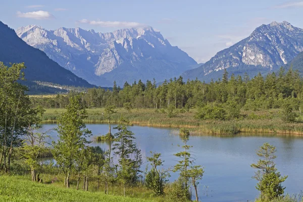 Loisach Valley in Eschenlohe — Stockfoto